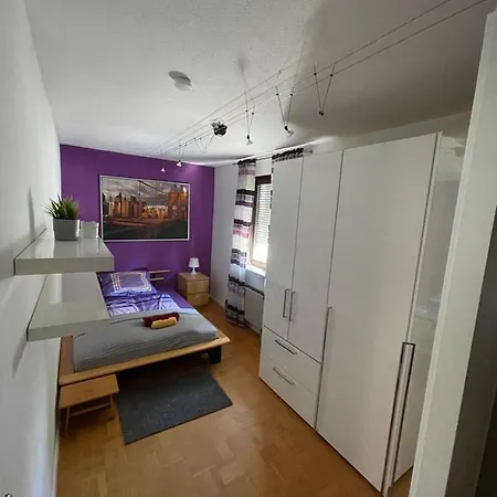 Zentral Gelegene Ferienwohnung Mit Garten. Weinheim