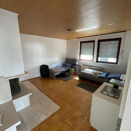 Zentral Gelegene Ferienwohnung Mit Garten. Lejlighed *